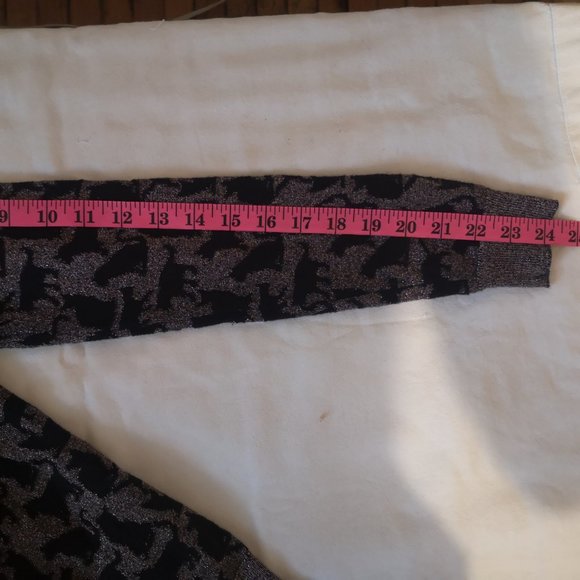 3/$20 H&M black cat pullover sweater - Picture 8 of 12